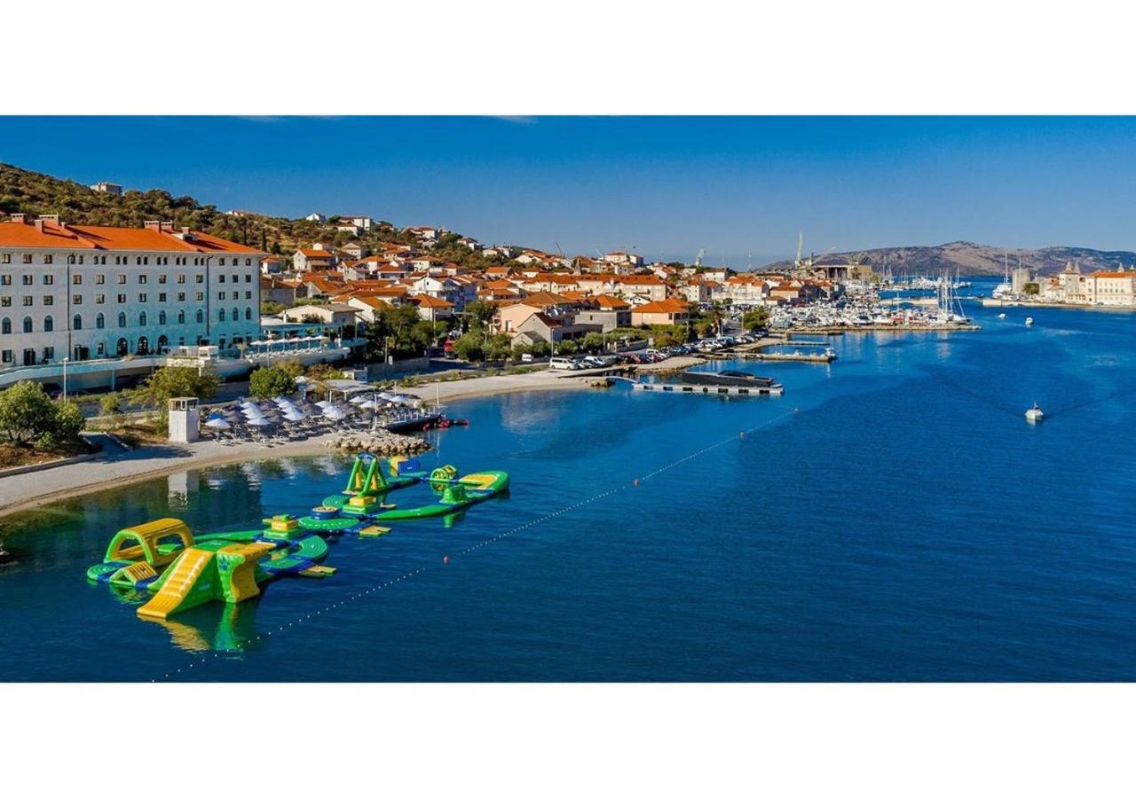 Apartment Capo Residence - Old Town - Parking Trogir Exterior photo
