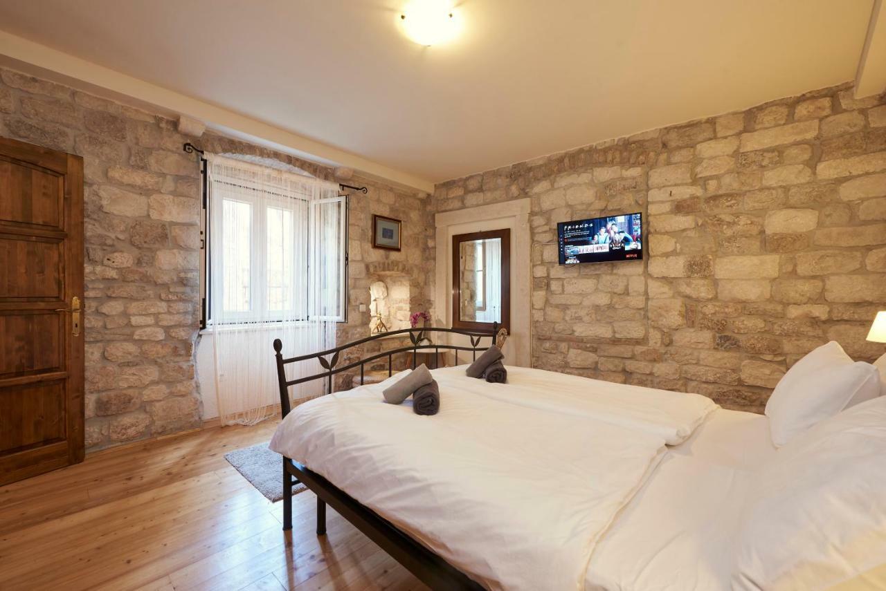 Apartment Capo Residence - Old Town - Parking Trogir Exterior photo