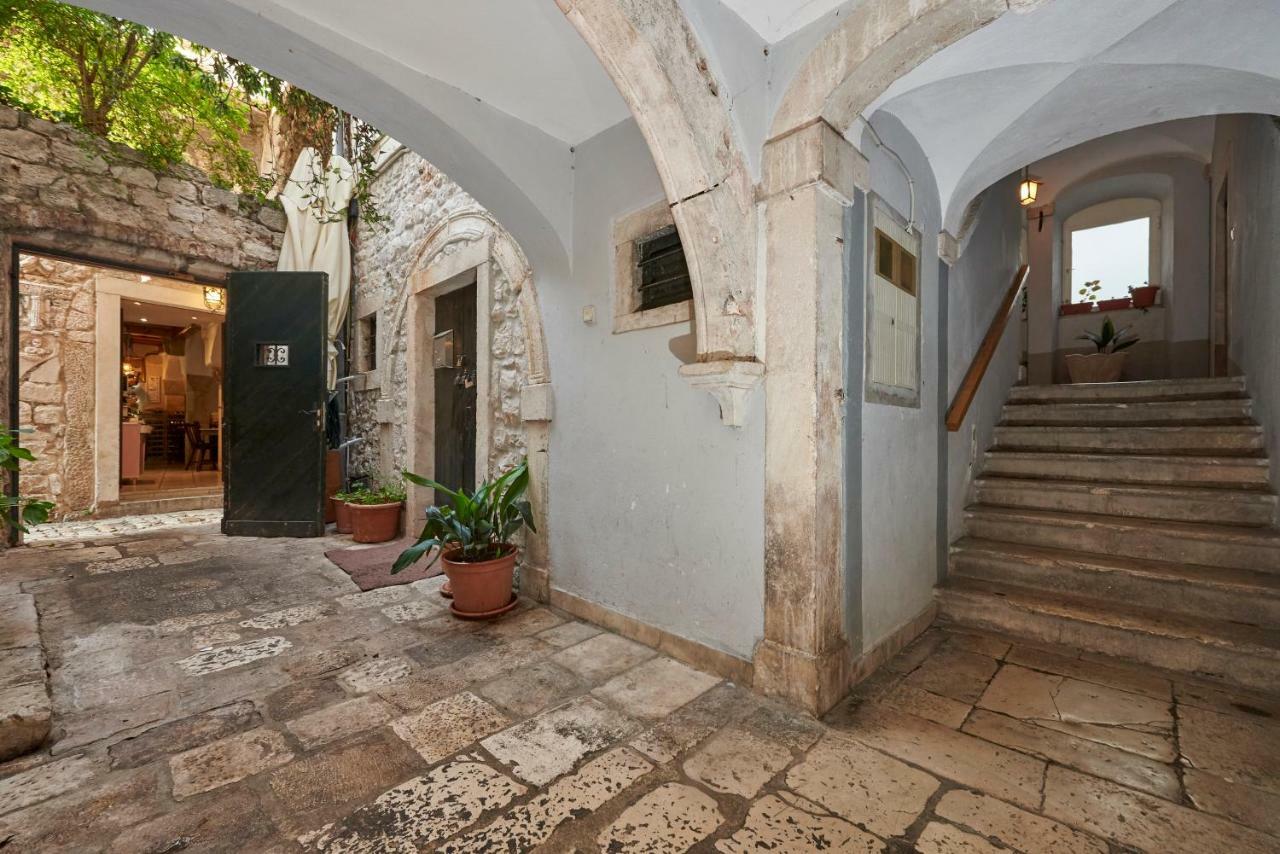 Apartment Capo Residence - Old Town - Parking Trogir Exterior photo