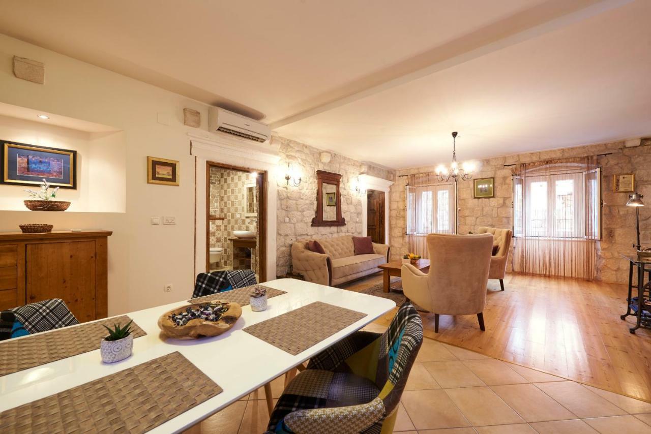 Apartment Capo Residence - Old Town - Parking Trogir Exterior photo