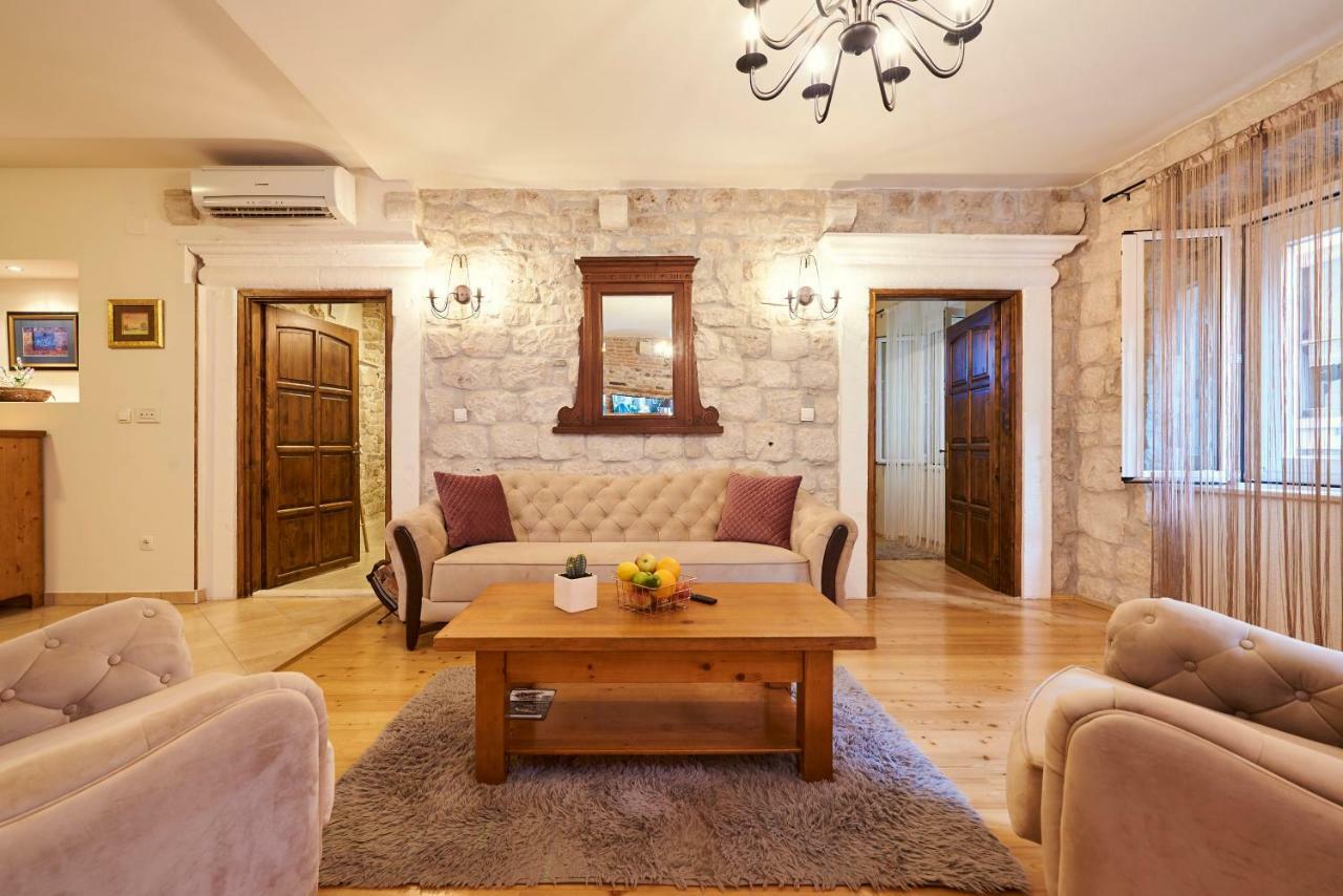 Apartment Capo Residence - Old Town - Parking Trogir Exterior photo