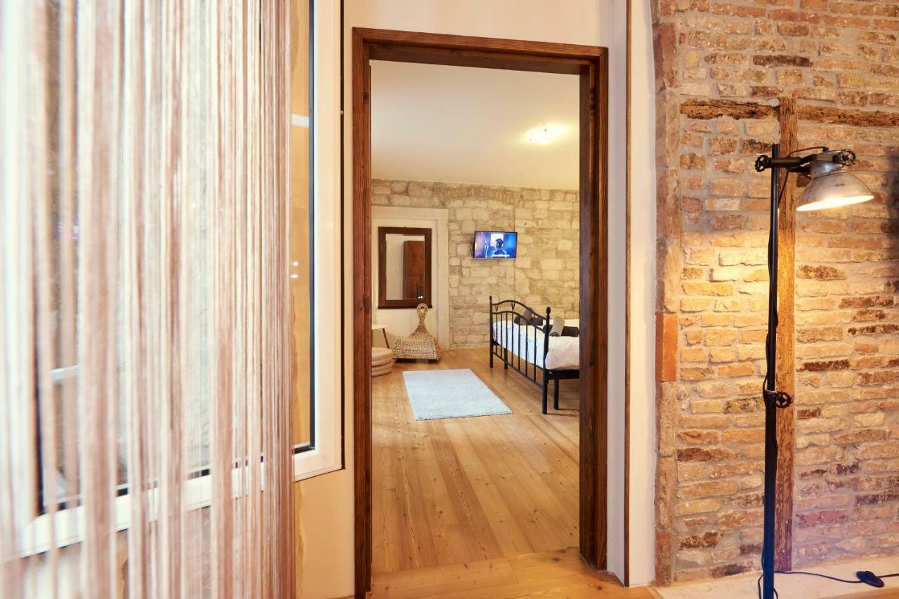 Apartment Capo Residence - Old Town - Parking Trogir Exterior photo