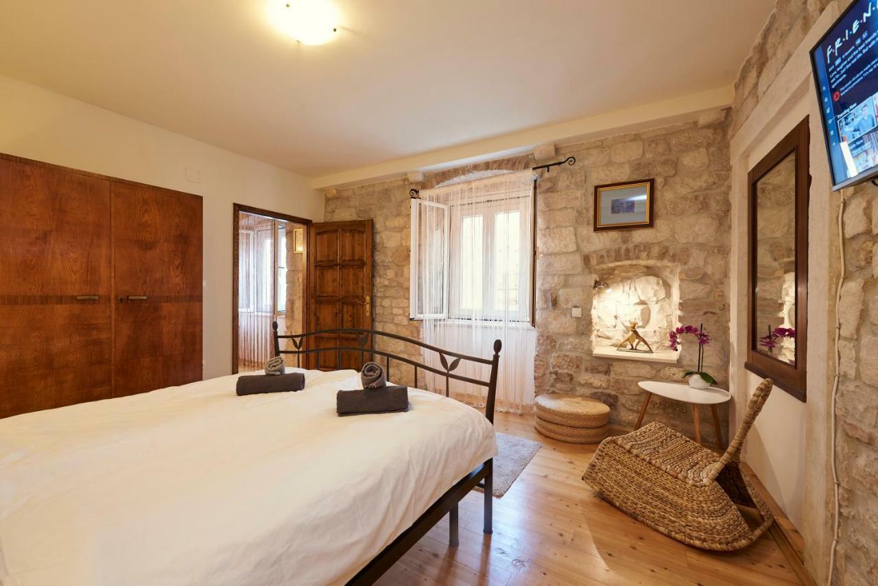 Apartment Capo Residence - Old Town - Parking Trogir Exterior photo
